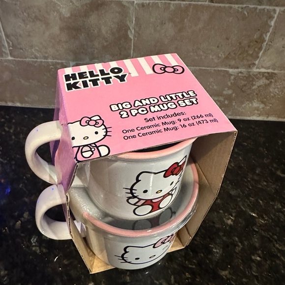 FIRST OFFER GETS IT ONLY 1 LEFT Hello Kitty Mom and Mini Mug Set - Picture 2 of 2